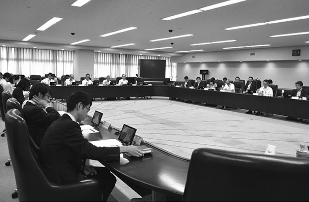 6月20日に開かれた小委員会