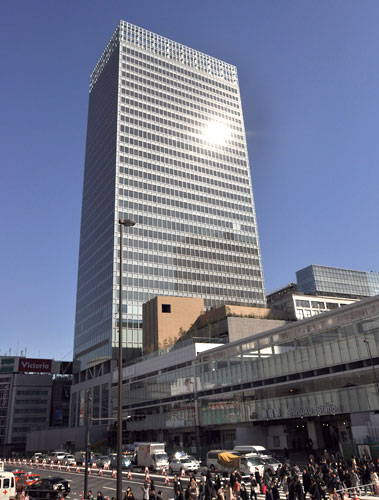 新宿駅南口に竣工した「ミライナタワー」