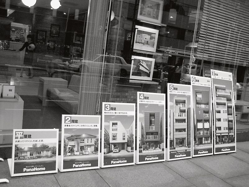 7階建てまでの商品パネルを展示
