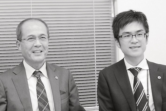 創業者の平田長市郎社長(左)と平田稔専務