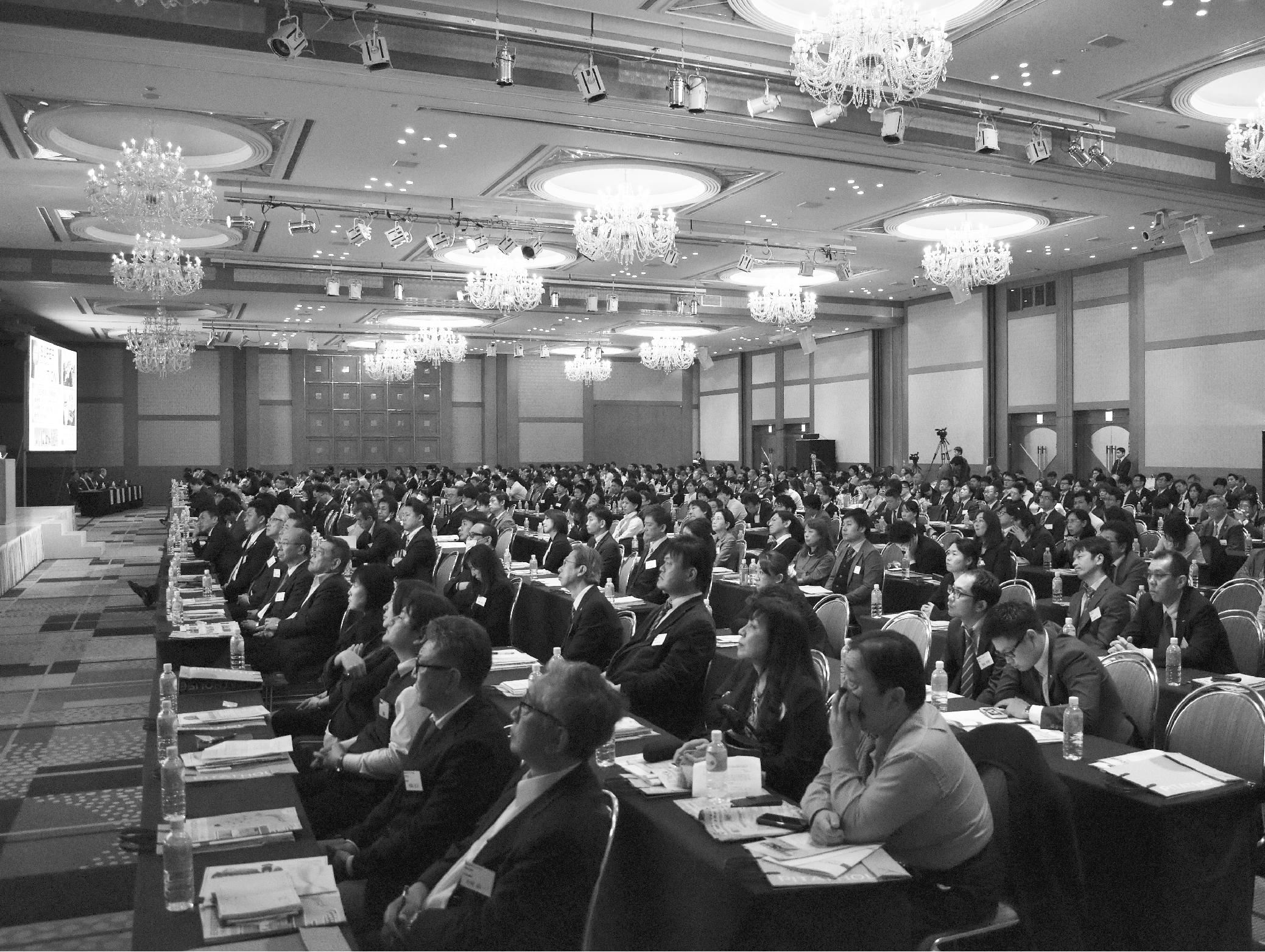 温かく触れ合う業務を ピタットハウスNW経営方針