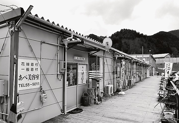 生活利便性を高める店舗が敷地内に軒を連ねる