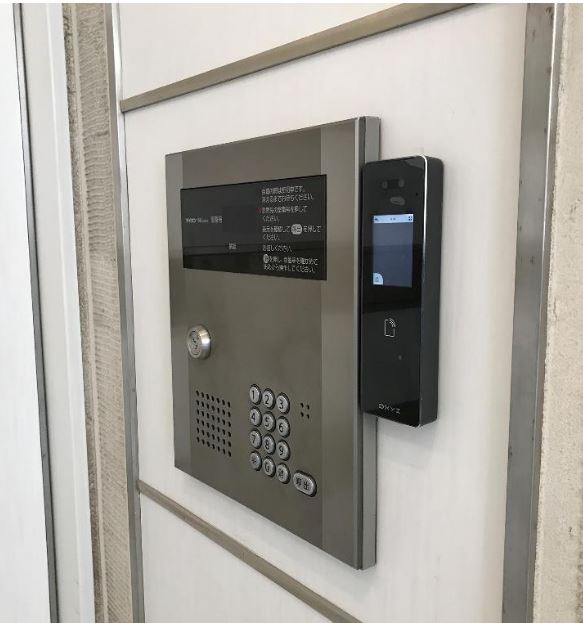 DXYZなど、九州の既存賃貸マンションに顔認証導入