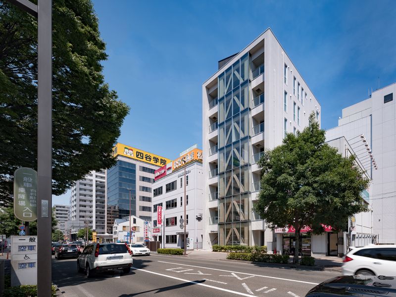 仙台市内に完成した木造７階建てビル