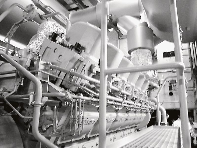 停電しても72時間対応できる非常用大型発電機