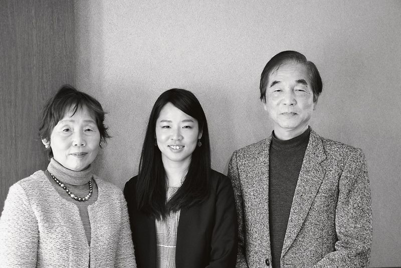 家族全員が力を合わせる。(左から富澤社長、娘の奈緒子氏、夫の秀司氏)