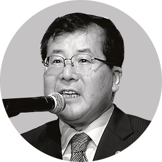 熊倉隆治会長