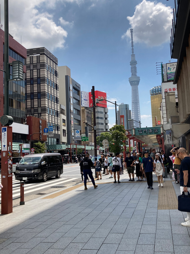コロナ禍が明け、外国人観光客の姿が日常の景色になった