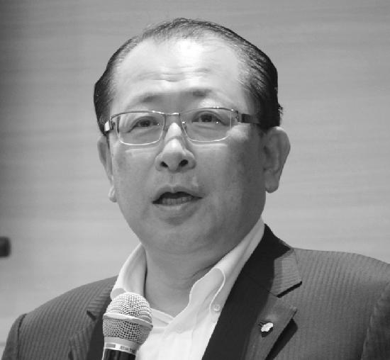 会見する沓掛英二社長兼CEO
