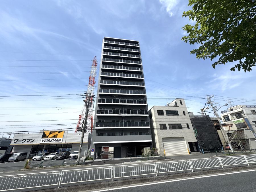 東京都アフォーダブル住宅として募集が開始された賃貸マンションの一つ「ファミルート船堀」。アフォーダブル住宅として2LDK住戸の入居者が募集されている。(筆者撮影)