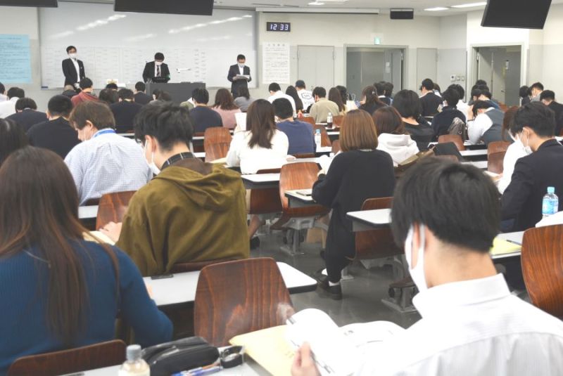 直前まで確認する受験者の姿も