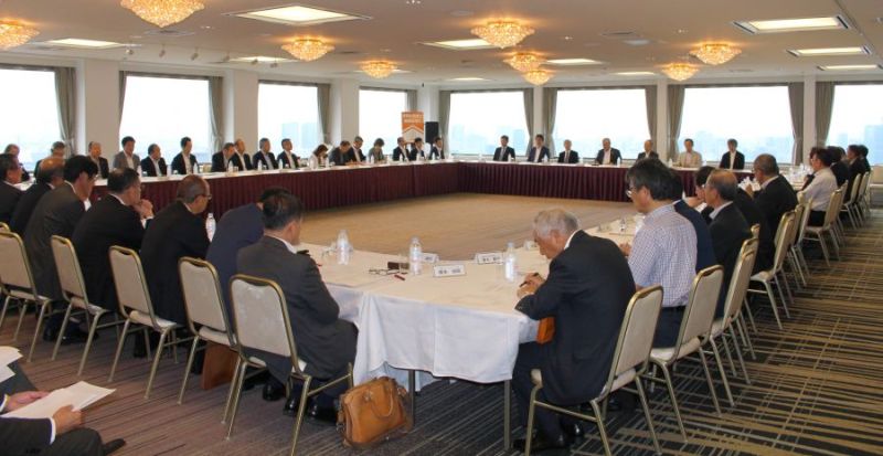 全体会議で活動方針などを確認