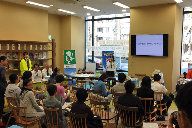 週末開かれることが多い自治体のイベント風景。平日でも1日平均30~40人が訪れる