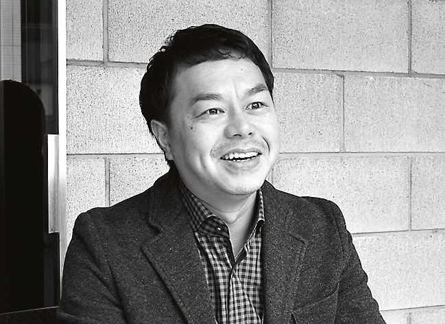 新会社の今後の展開などを語る臼田英司社長