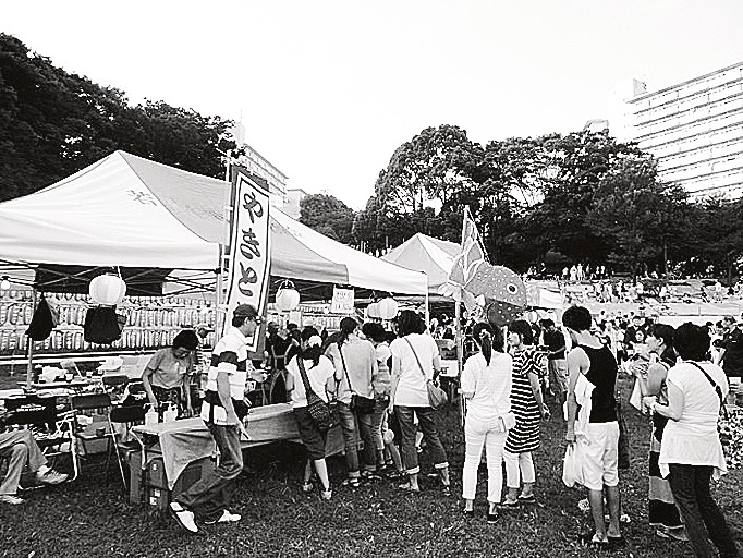 夏まつりの様子。毎年５月になると自然と準備態勢が出来上がっている