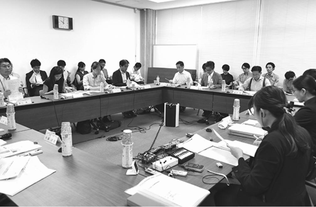 会合では委員らの発表も行った