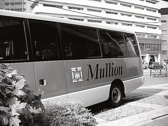 自治体向けに賃貸している物件では、官庁街への無料シャトルバスを毎朝２便運行している