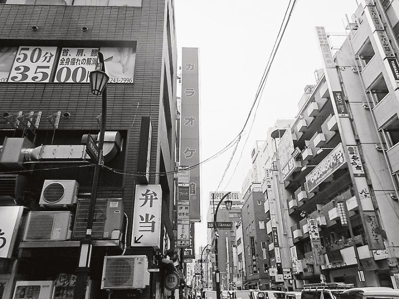 都条例で規制されている看板広告だが