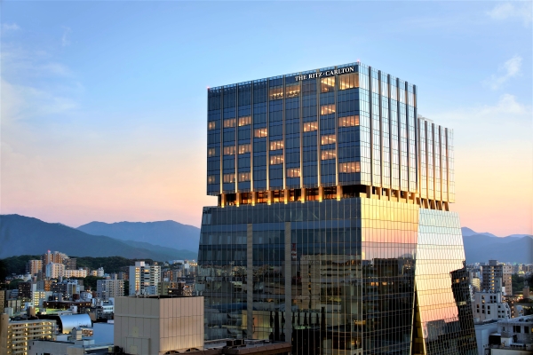 積水ハ、マリオット 福岡で最上位ホテル開業 福岡市「天神ビッグバン」開発 富裕層対応で国際競争力強化