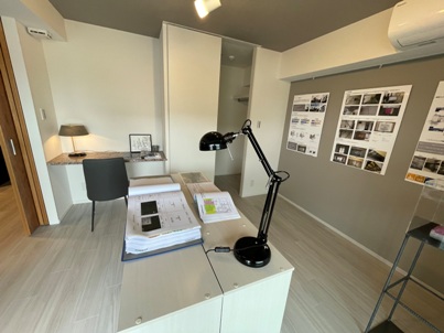 「リファイニング建築サロン」の内部