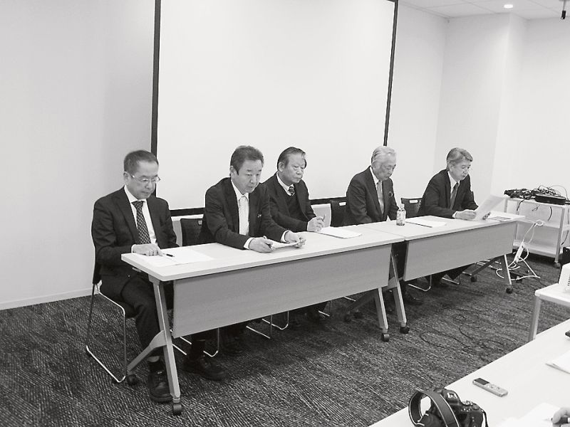 マンション計画修繕工事適正取引推進協議会の会見風景。中央が代表の川上・全管連会長
