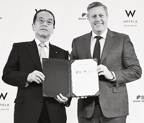 和田会長(左)とスミス社長