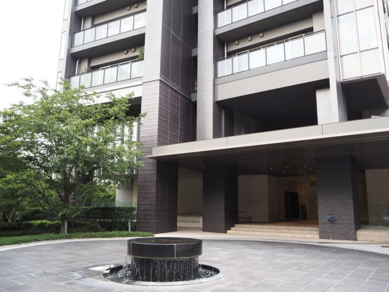 マンションエントランス