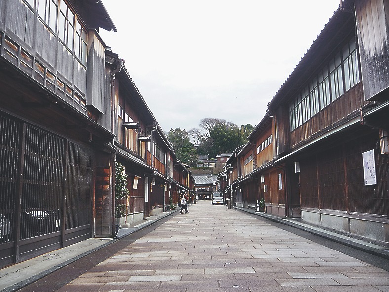 東山ひがしの伝統的な町並み