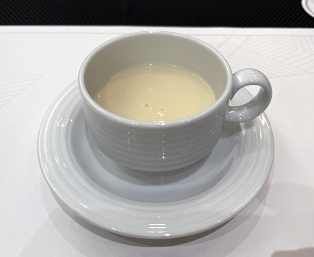 ロイヤルパークホテル サステナブル野菜スープ提供 地所 皇居の水草を堆肥に野菜栽培