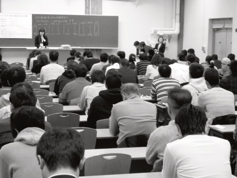 新たなスペシャリストたちが輩出されていく(写真は17年試験の東京会場)