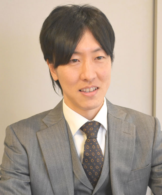小柳智弘さん