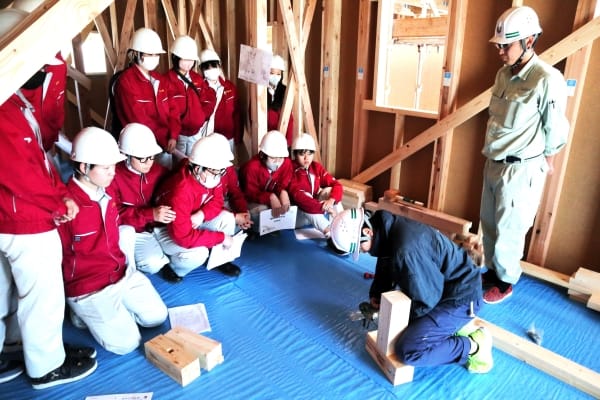 一建設 工高建築科に現場体験 業界課題の解決目指し 全国5カ所で134人参加