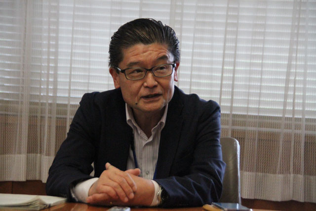 林俊行氏