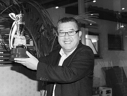 優勝したエフ・ジェー・ネクスト社長の肥田幸春氏