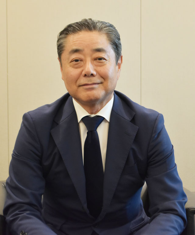 明嵐二朗社長
