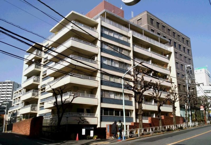 「秀和青山レジデンス」の外観