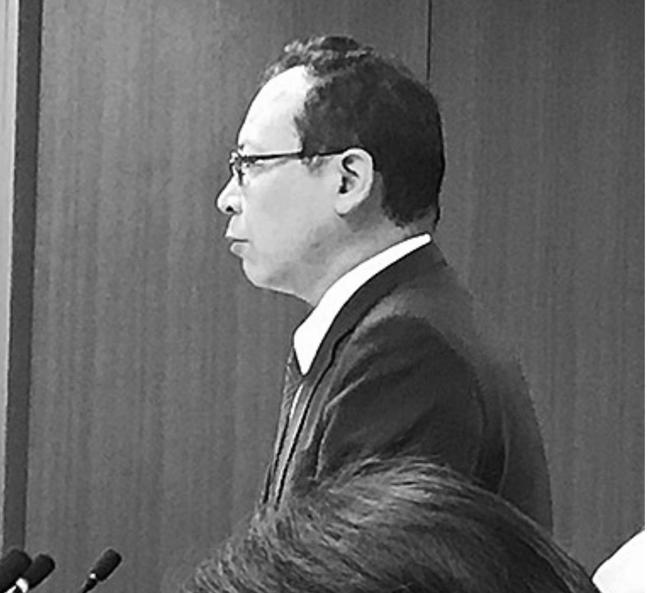 あいさつする須藤課長