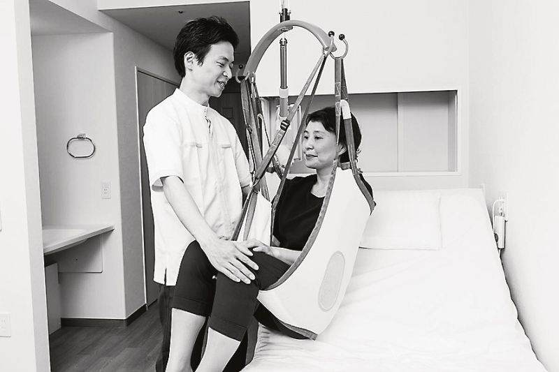 コンパクトな介護リフト