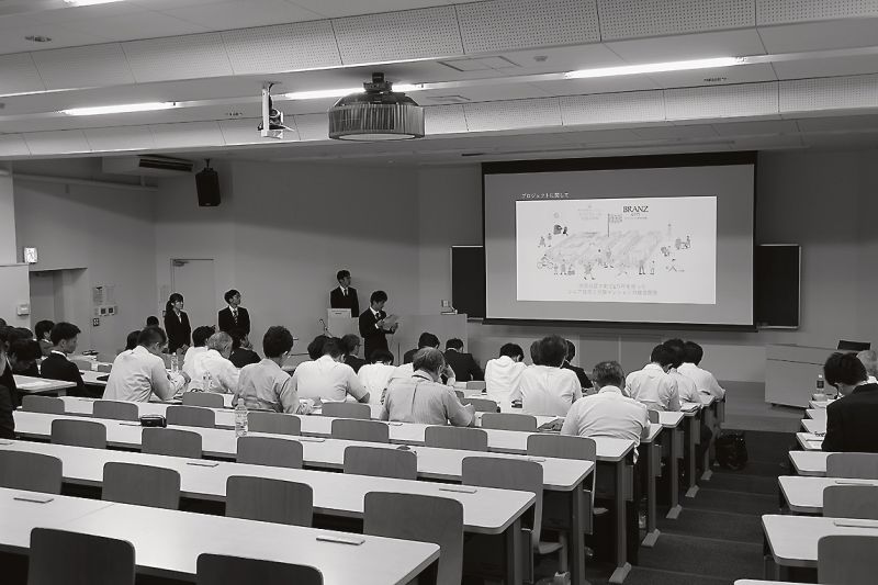 東京都市大で行われた学生の企画提案発表会