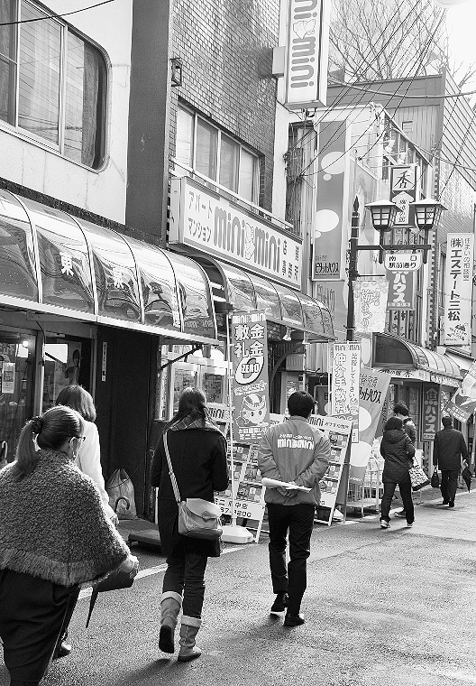 地元業者への取材でエリア特性を把握。より正確なデータ収集のためにはコツコツとした積み上げが必要となる