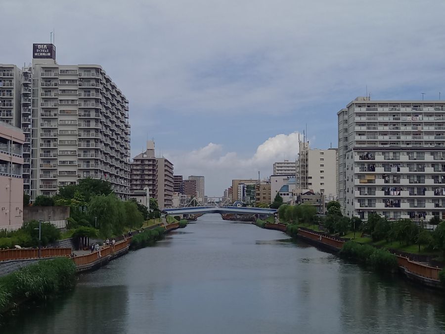 江東区は運河に囲まれた地域。これまで物件価格が城南・城西に比べて割安感があったが、近年は都心との近さから評価が見直されている