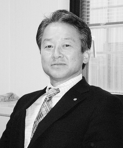 中城康彦氏
