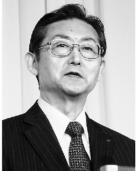挨拶する園田社長