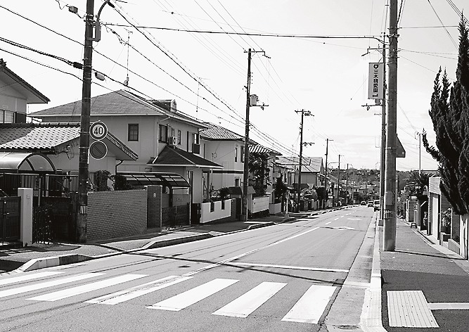 築40年を超える建物が多く並ぶ緑が丘ネオポリス