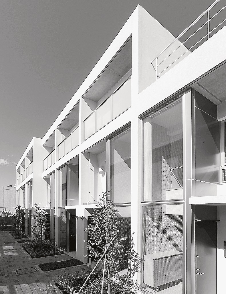 賃料25万円の高額クラスながら上々の反響を得ている「フェリス西新宿」。戸建て感覚の「独立性」も人気の秘訣だ