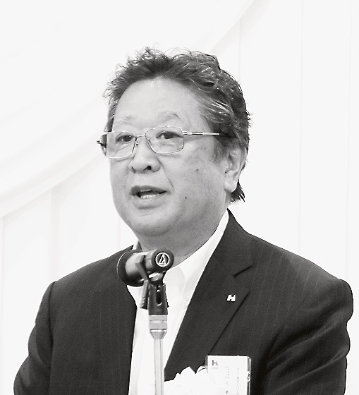 大栗育夫会長