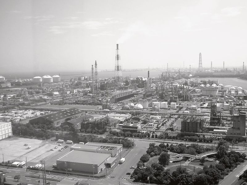 四日市の代名詞でもある石油化学コンビナート