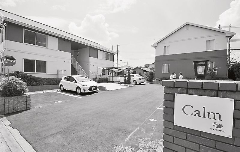 敷地全体の利用計画を再考し最善の資産活用を提案した。「駐車場の確保」を主眼としたことなどが奏功し満室稼働できている=「Calm三好ヶ丘」で