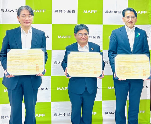 経産省、農水省 木材利用促進へ官民連携 広島・呉市の業者と協定締結