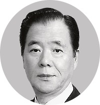 川口貢氏